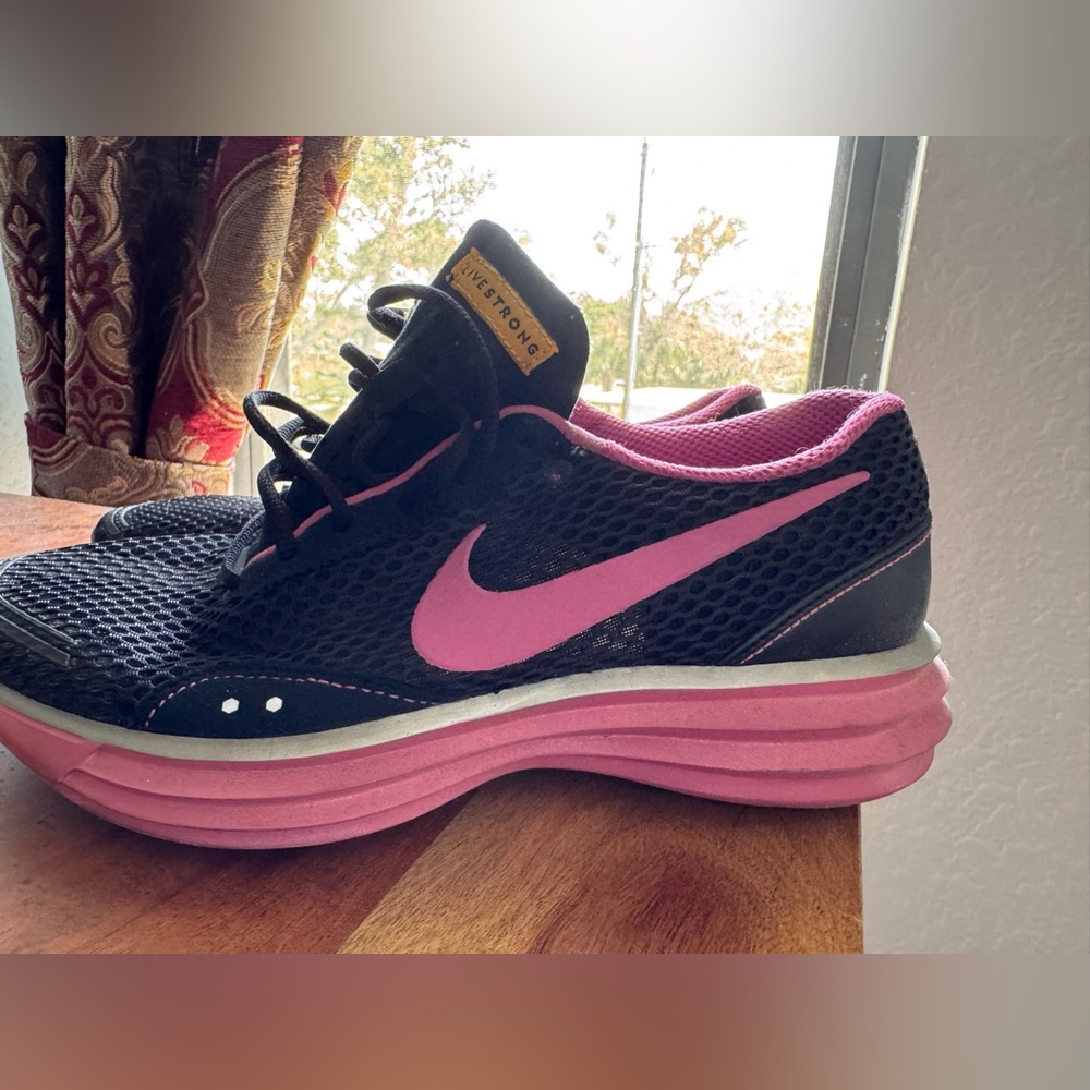 Nike Black and Pink Athletic Shoes with Breathable Mesh